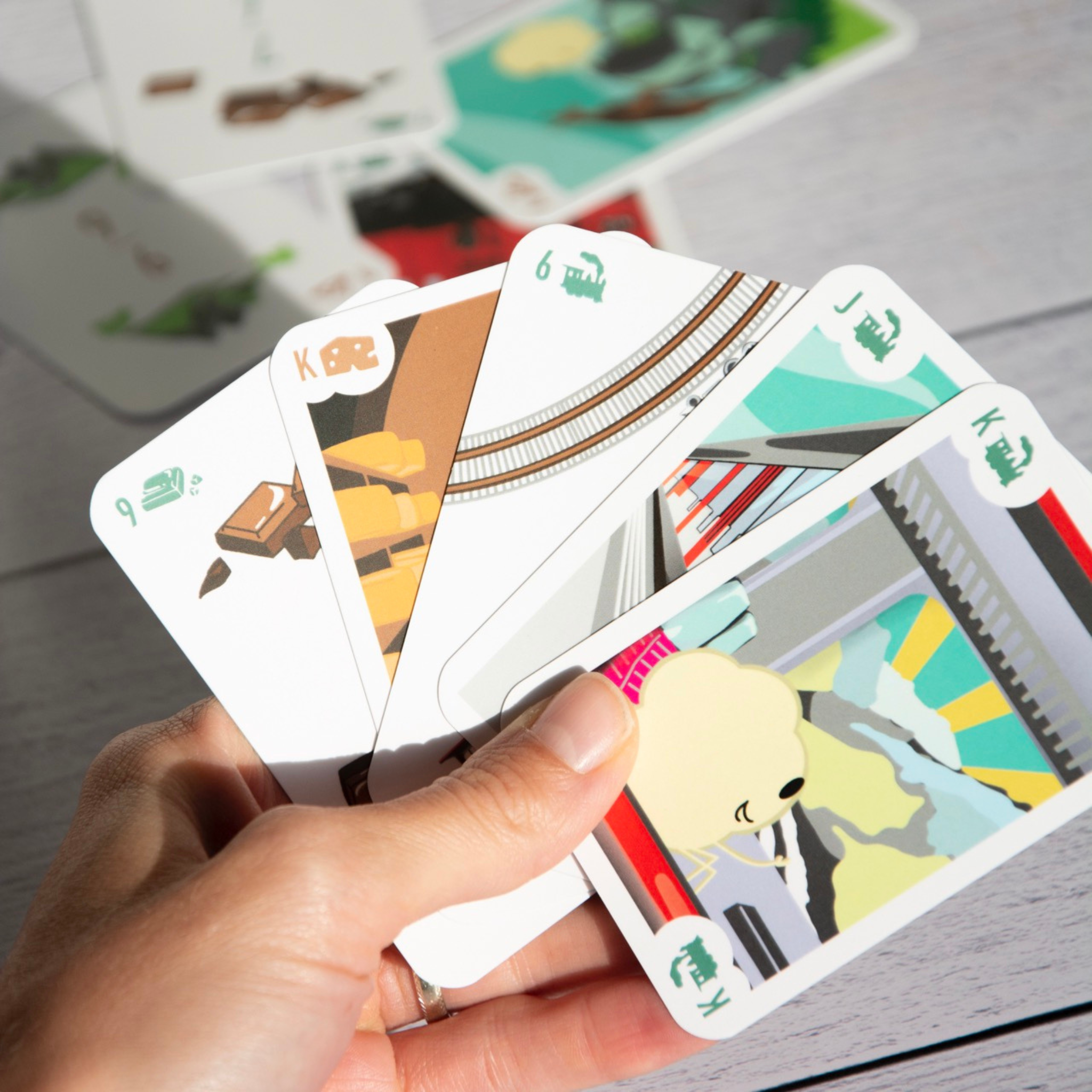 Jeu de cartes pour petits et grands. Jeu spécial Be! Popcorn, partez à l'aventure à travers la Suisse avec POP !