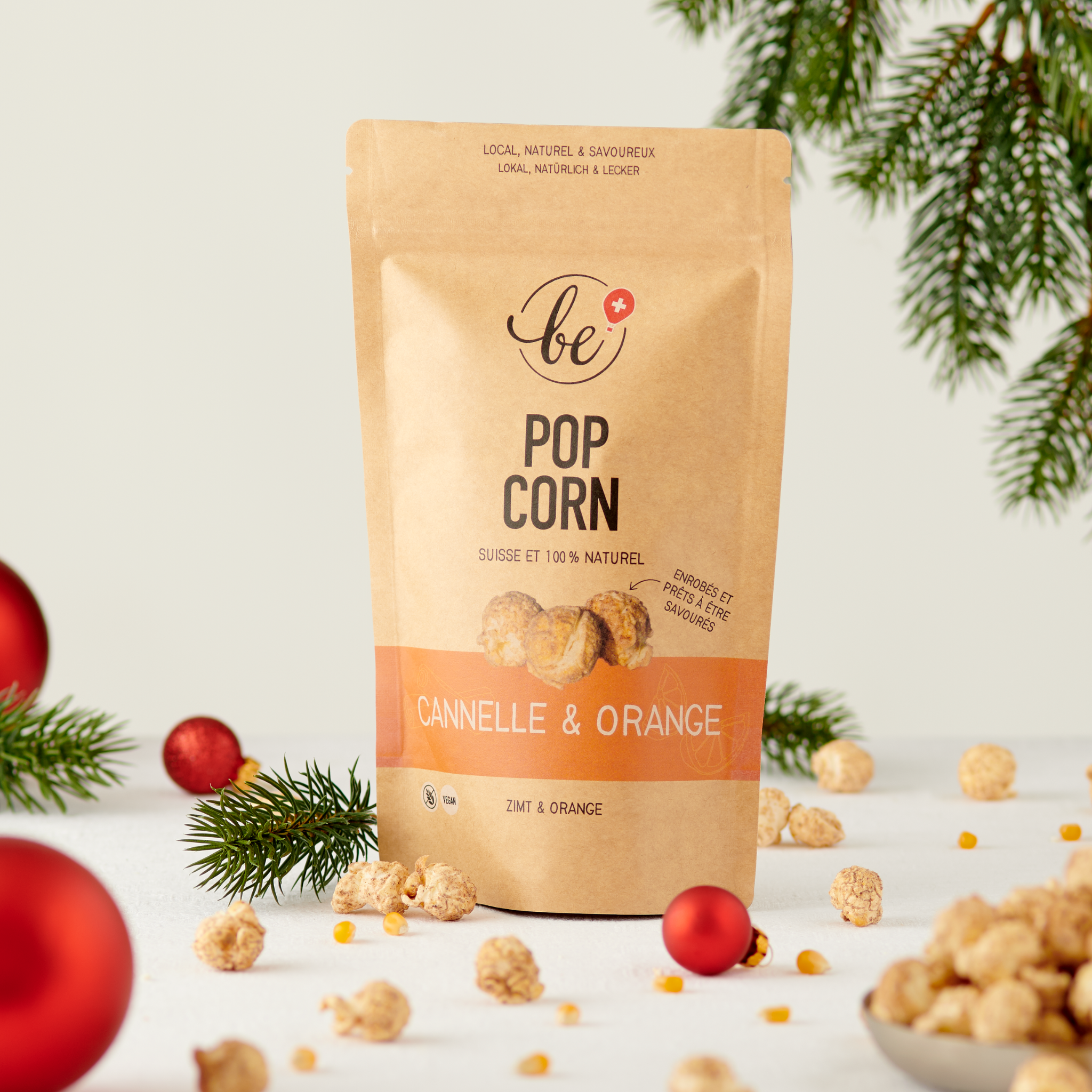 Petit paquet de popcorn à la cannelle et orange en lifestyle