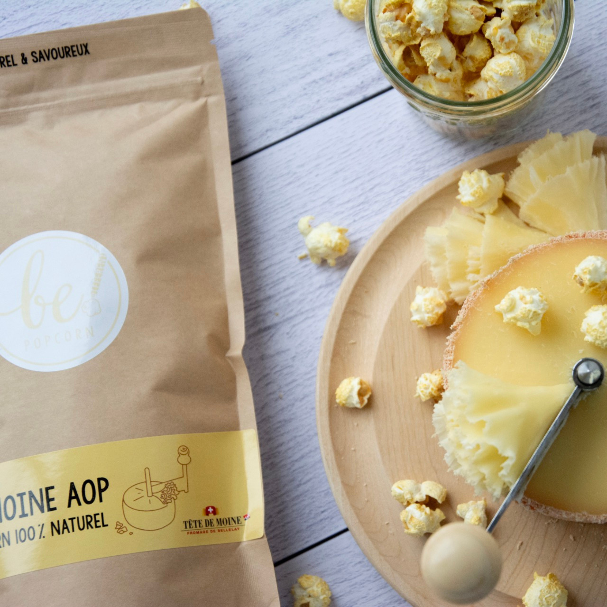 Popcorn à la Tête de moine avec des girolles de fromage prêtes à être mangées